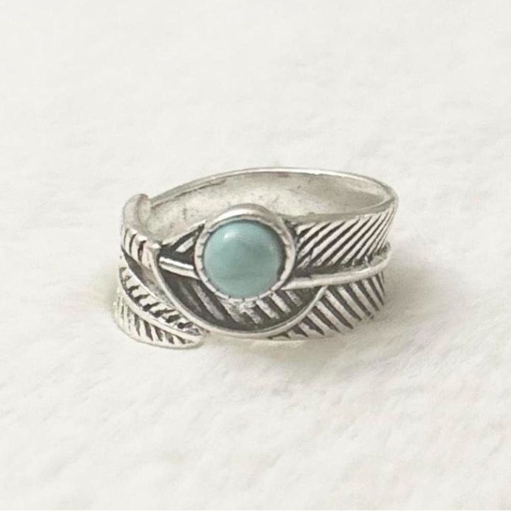 5/$15 🩷 MUST BUNDLE Silver Feather Wrap Ring with Turquoise Cabochon